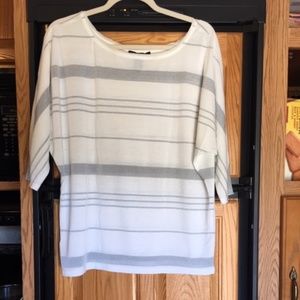 White House/Black Market SzM